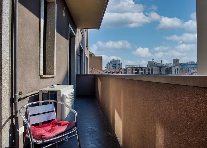 Joivy Vibrant 2Bed Apt With Balcony